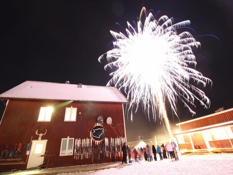 Abisko Hostel & Huskies
